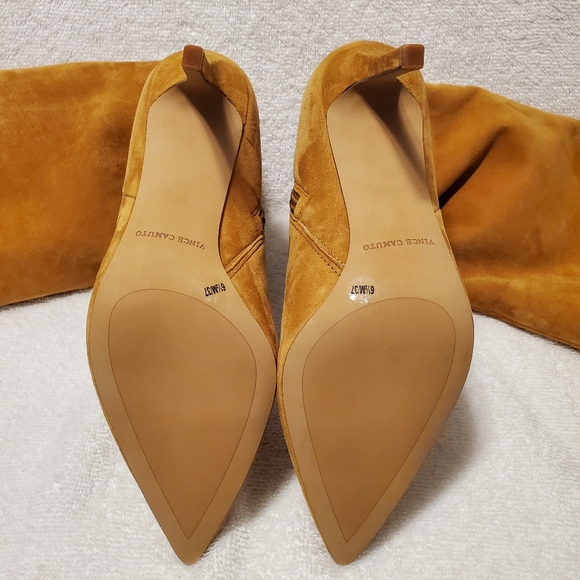 VINCE CAMUTO Kashleigh Pointed Toe Knee High Boot - Picture 8 of 15